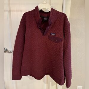 Patagonia Women’s Pullover in maroon with snap buttons size XL